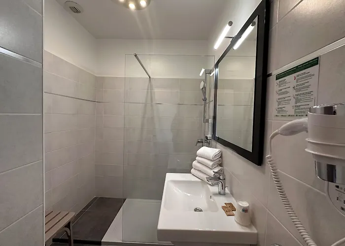 玛奎斯恩梅尔酒店 萨里索伦札拉